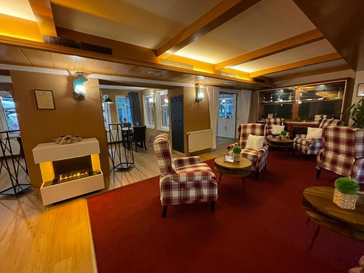Berghotel Drei Brueder Hoehe Marienberg Bagian luar foto