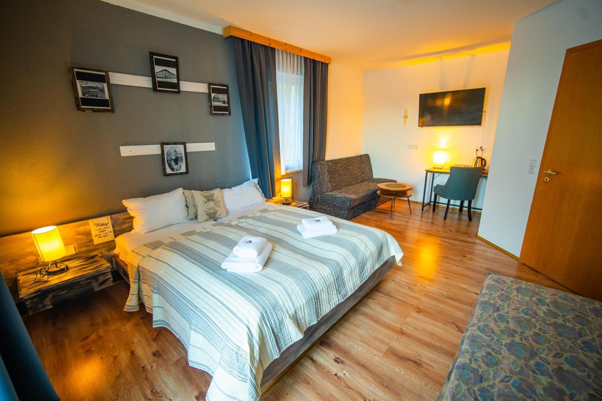 Berghotel Drei Brueder Hoehe Marienberg Bagian luar foto