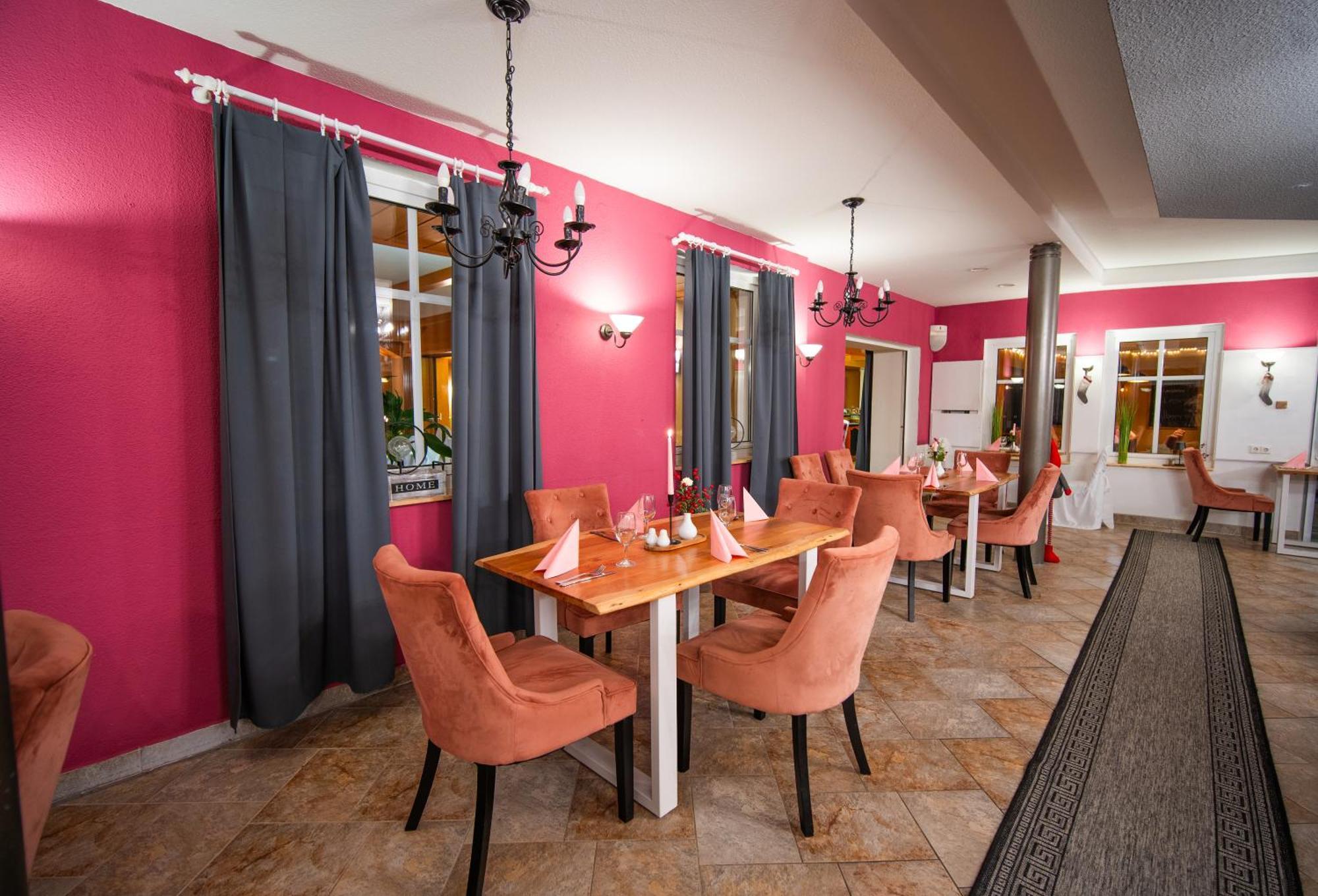 Berghotel Drei Brueder Hoehe Marienberg Bagian luar foto