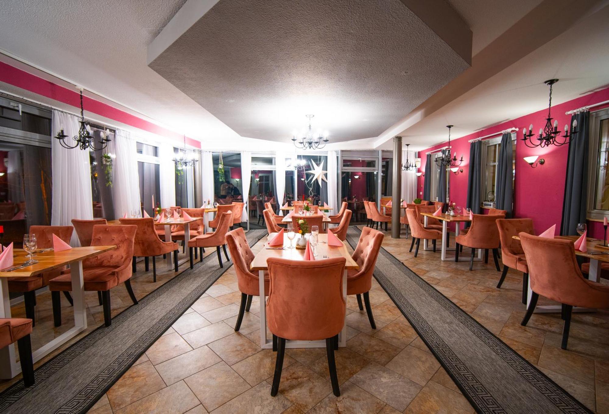 Berghotel Drei Brueder Hoehe Marienberg Bagian luar foto