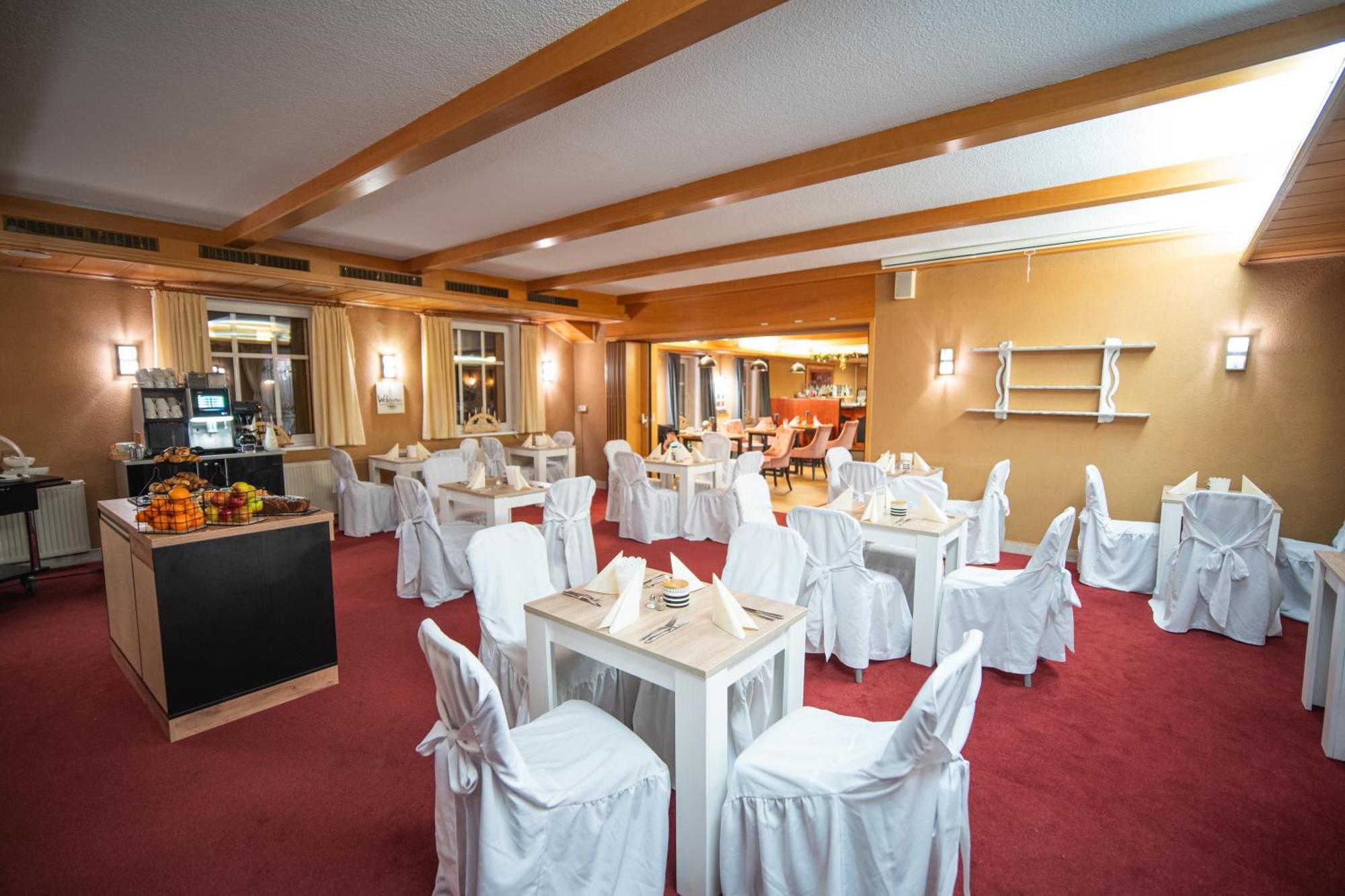 Berghotel Drei Brueder Hoehe Marienberg Bagian luar foto