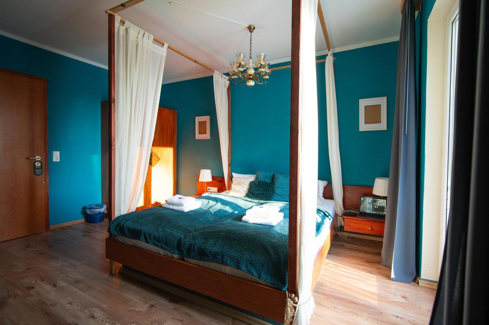 Berghotel Drei Brueder Hoehe Marienberg Bagian luar foto